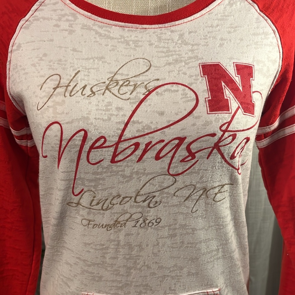 Nebraska Huskers Red & White Lightweight Sweatshirt - Size Medium - Picture 2 of 12